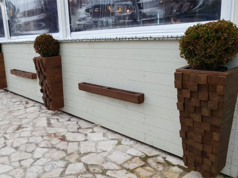 Mobili in legno per attività - vasi